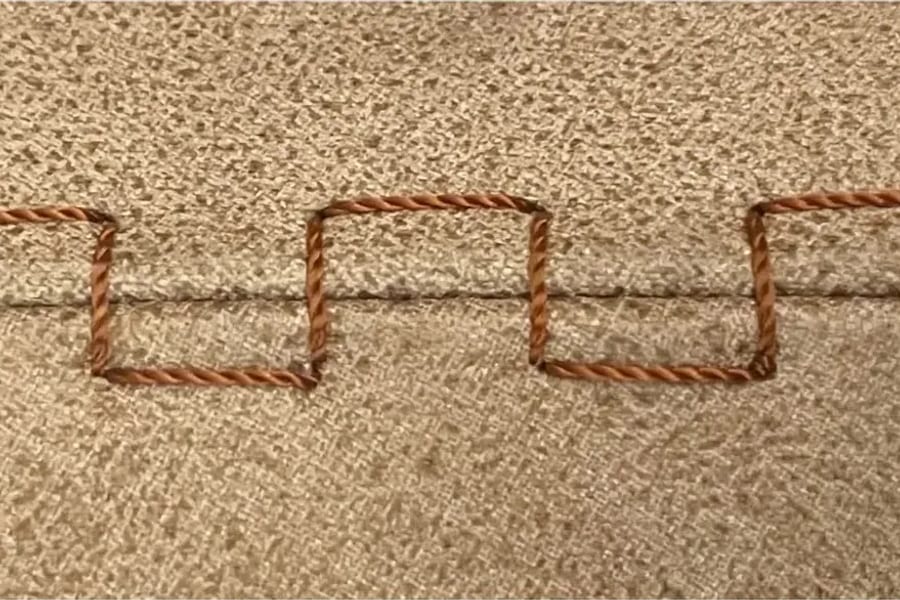 N4-1: a square wave stitched along a seam