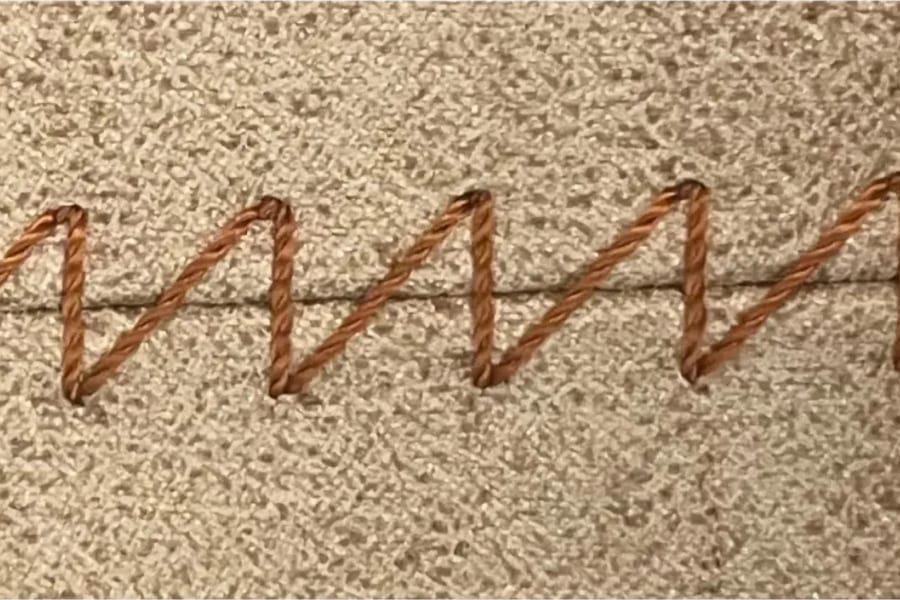 N6-1: a sawtooth stitch along a seam