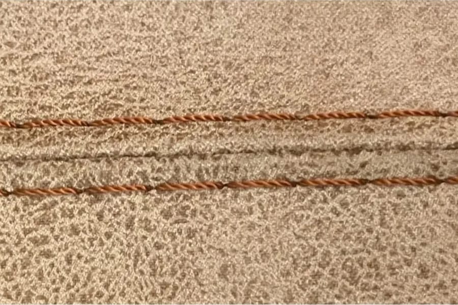 N7-2: a double topstitch, set wider apart